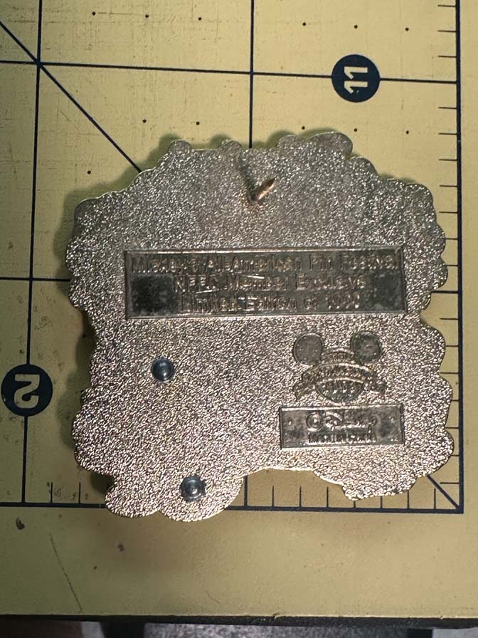Disney All American Pin Festival NFFC exclusive LE1000 - Image 2