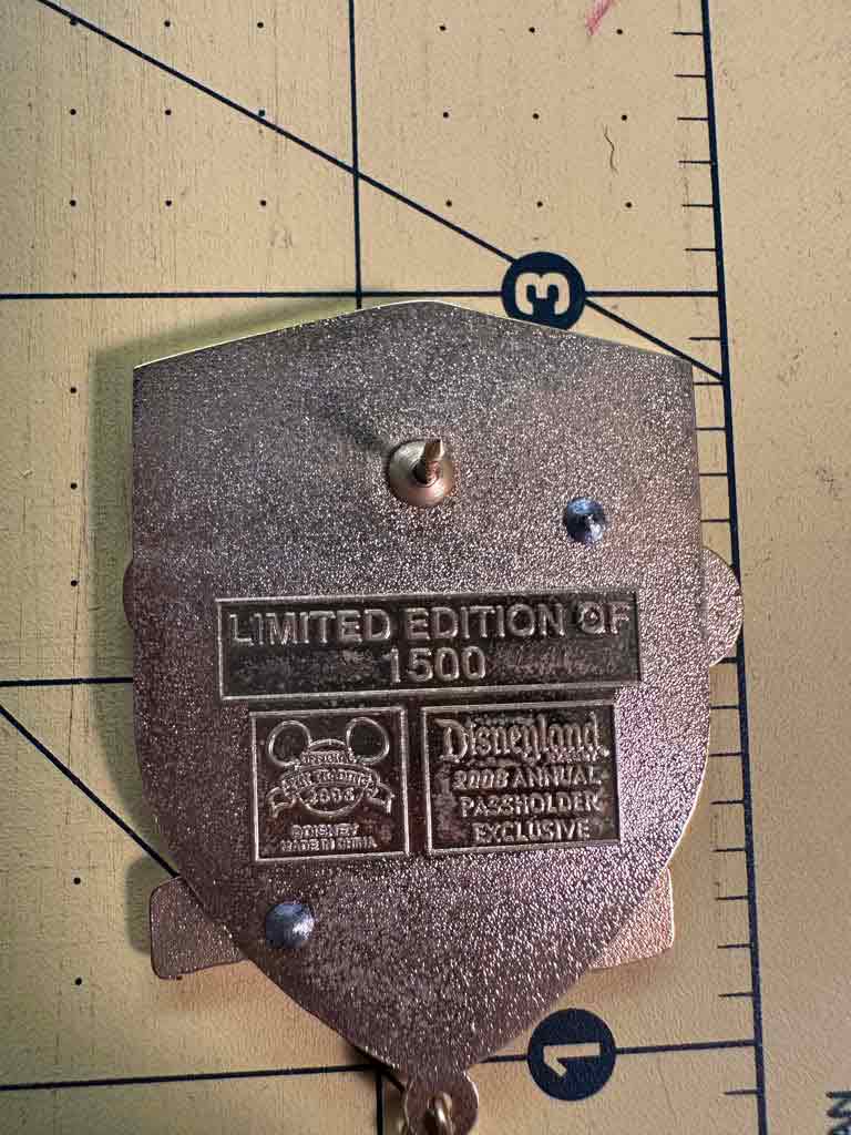 Mickey and Minnie E Ticket - Ticket booth pin LE 1500 - Image 4