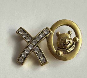 XO Pooh with stones broach pin