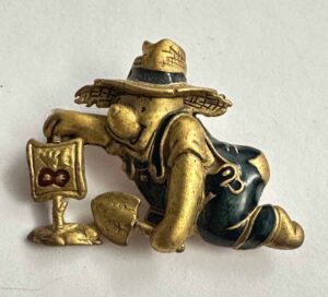 Pooh gardening Broach Pin
