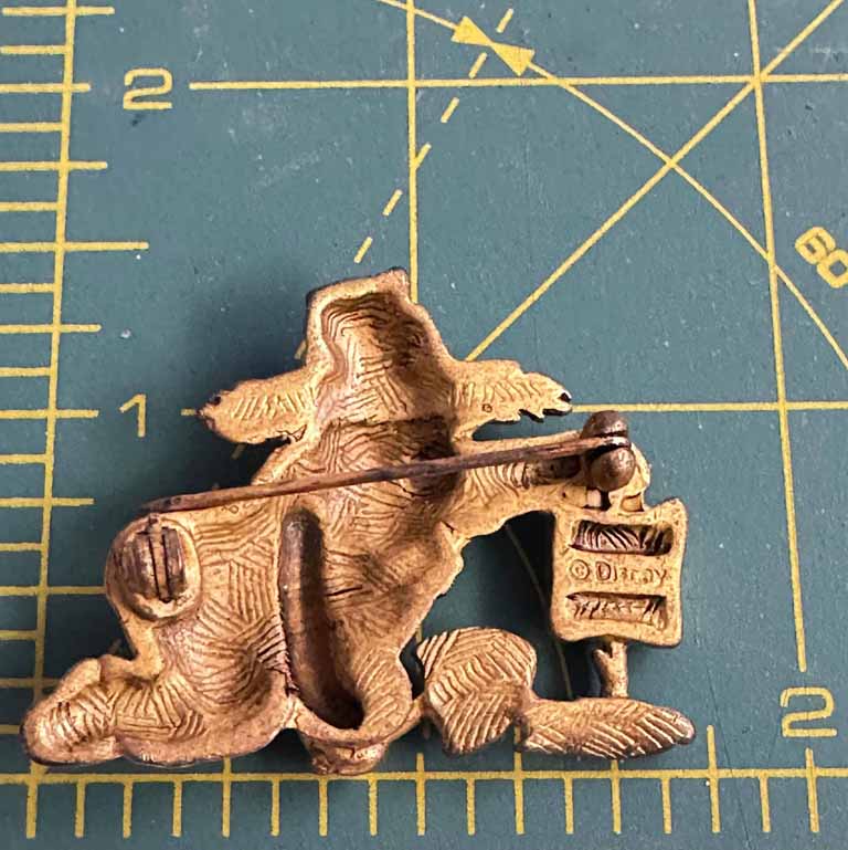 Pooh gardening Broach Pin - Image 2