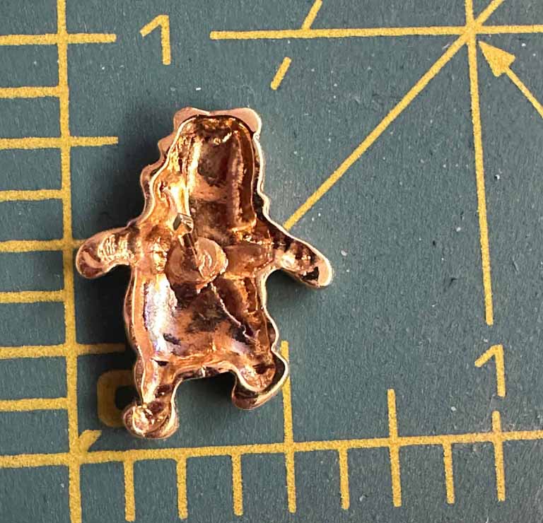 Miniature Winnie the Pooh pin - Image 2