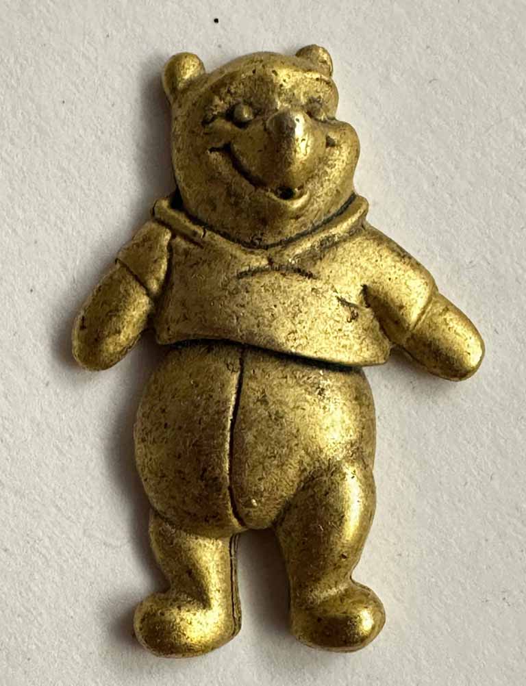 Pooh standing pin