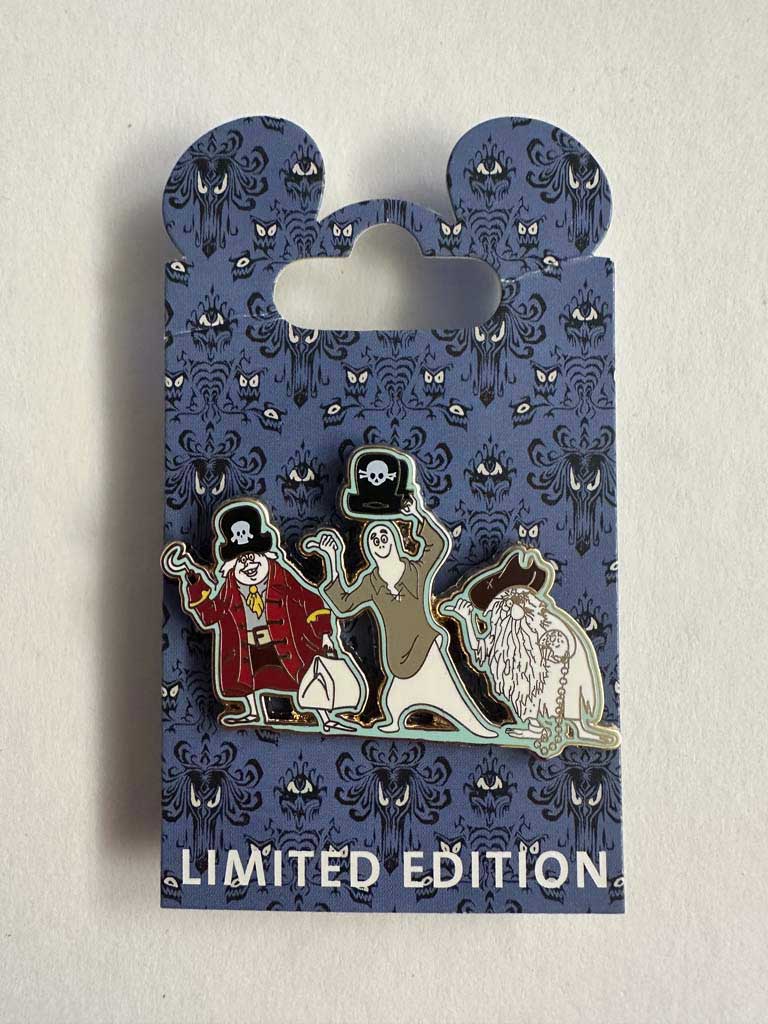Hitchhiking Ghosts pin dressed as Pirates Imagineering le300