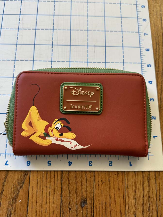 Loungefly Mickey & Minnie Mouse Hot Cocoa Fireplace wallet - Image 2