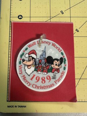 1989 Walt Disney World "Very Merry Christmas Parade" ornament