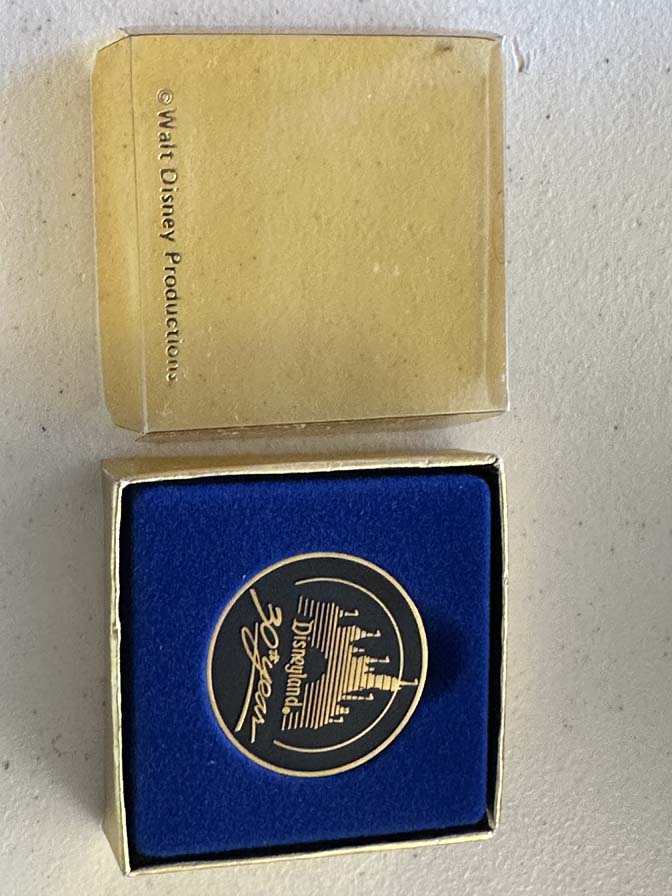1985 Disneyland 30th Anniversary commemorative medallion - Image 7