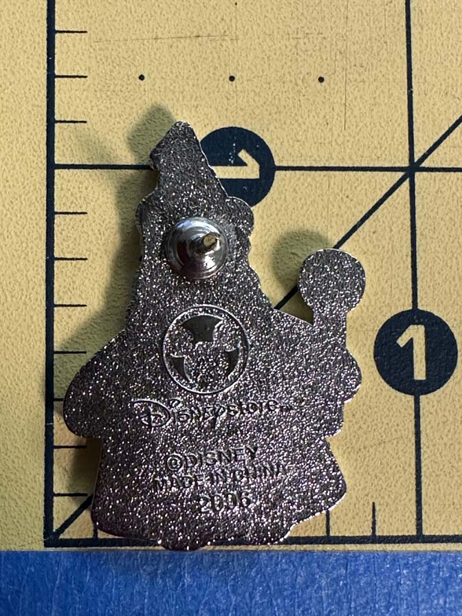 DS - Halloween - Sorcerer Winnie the Pooh Pin - Image 2