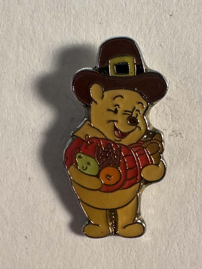 Japan - Pooh - Through the Holidays - Mini 8 Pin Set - JDS - Image 5