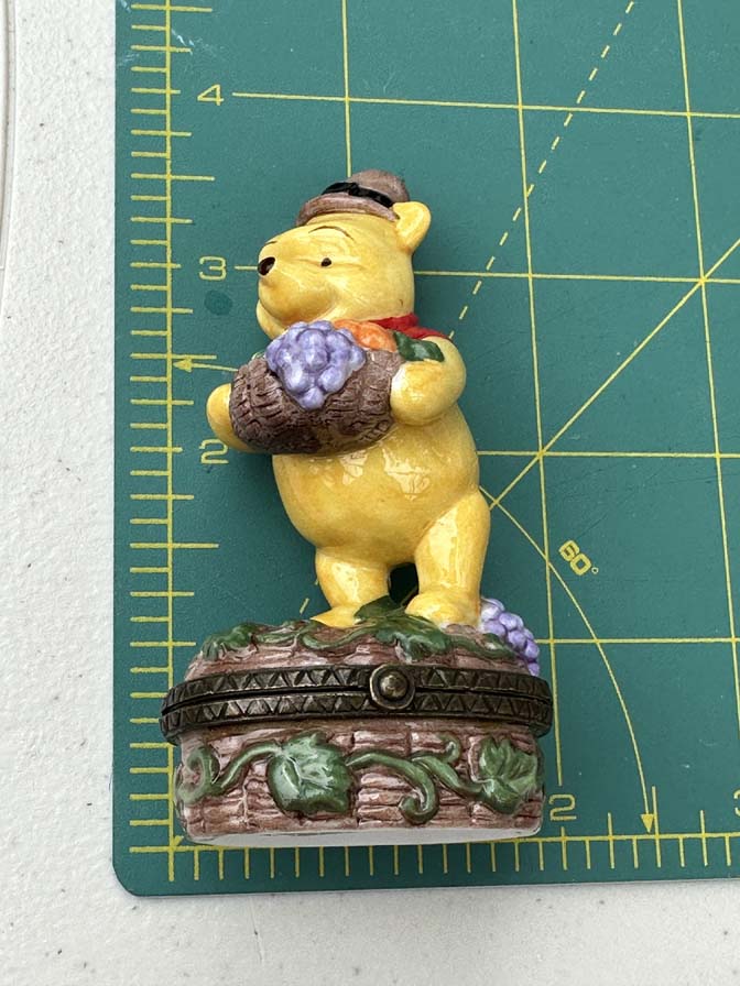 vintage Disney Store porcelain hinged trinket box featuring Winnie the Pooh - Image 6