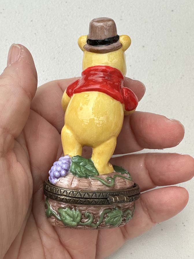 vintage Disney Store porcelain hinged trinket box featuring Winnie the Pooh - Image 2