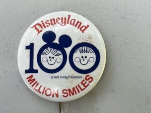 Vintage 1971 Disneyland "100 Million Smiles" button