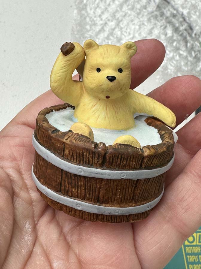 Classic 1988 Willitts Designs Winnie-the-Pooh porcelain figurine