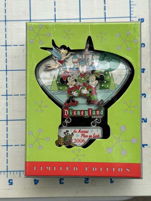 Disneyland Resort 2006 "Merriest Place on Earth" Christmas jumbo pin featuring Mickey Mouse, Minnie Mouse, and Tinker Bell - Image 3
