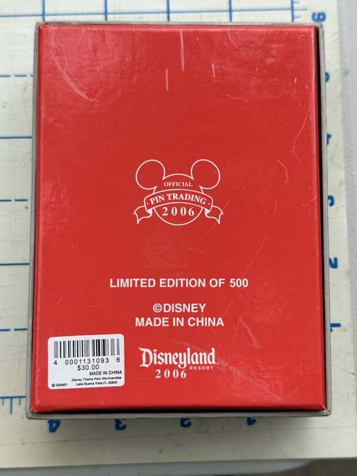 Disneyland Resort 2006 "Merriest Place on Earth" Christmas jumbo pin featuring Mickey Mouse, Minnie Mouse, and Tinker Bell - Image 4