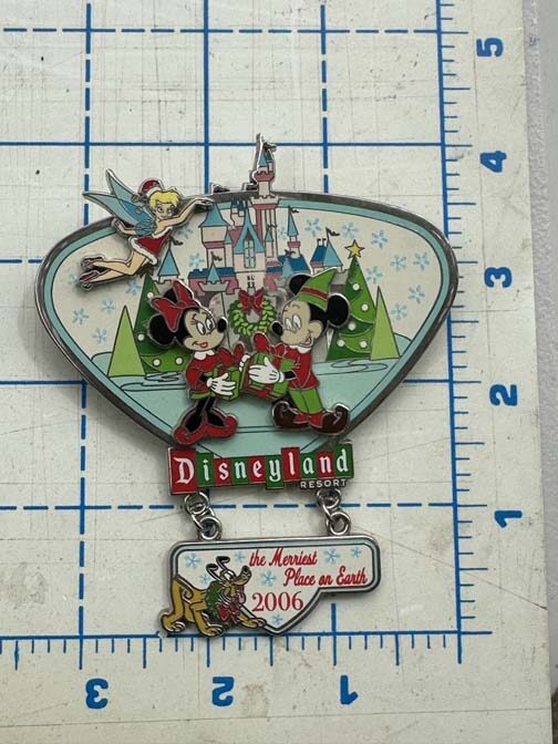 Disneyland Resort 2006 "Merriest Place on Earth" Christmas jumbo pin featuring Mickey Mouse, Minnie Mouse, and Tinker Bell - Image 5