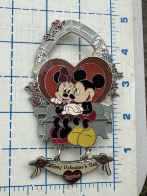 Disneyland Resort Happy Valentine's Day 2006 Jumbo Pin