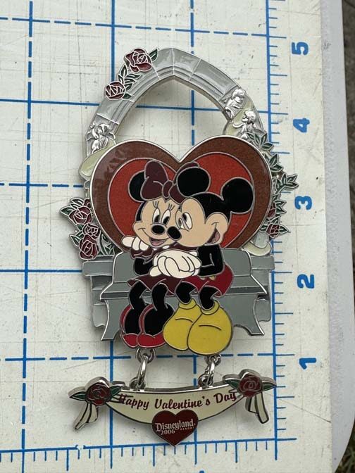 Disneyland Resort Happy Valentine's Day 2006 Jumbo Pin