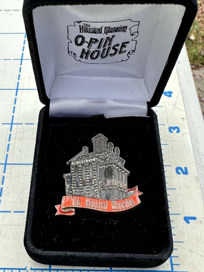 Disney Haunted Mansion "O'Pin House" limited edition pin made of sterling silver and marcasite stones - Image 2