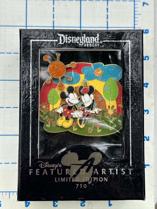 Disney Featured Artist jumbo pin titled "Sunny Day At The Park" - Image 5
