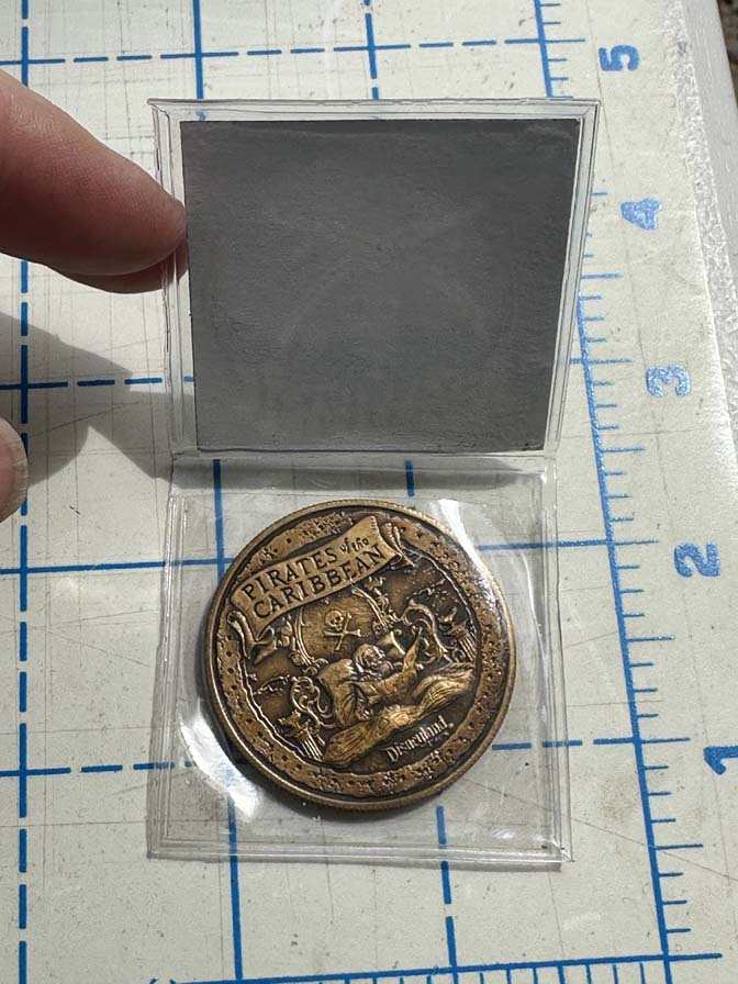 Disneyland 2006 Pirates of the Caribbean Coin in plastic sleeve - Image 3