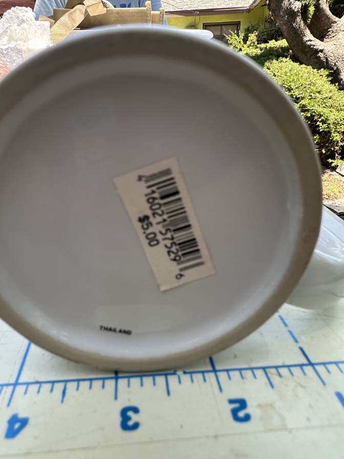 Vintage Winnie the Pooh and Tigger mug - Image 4
