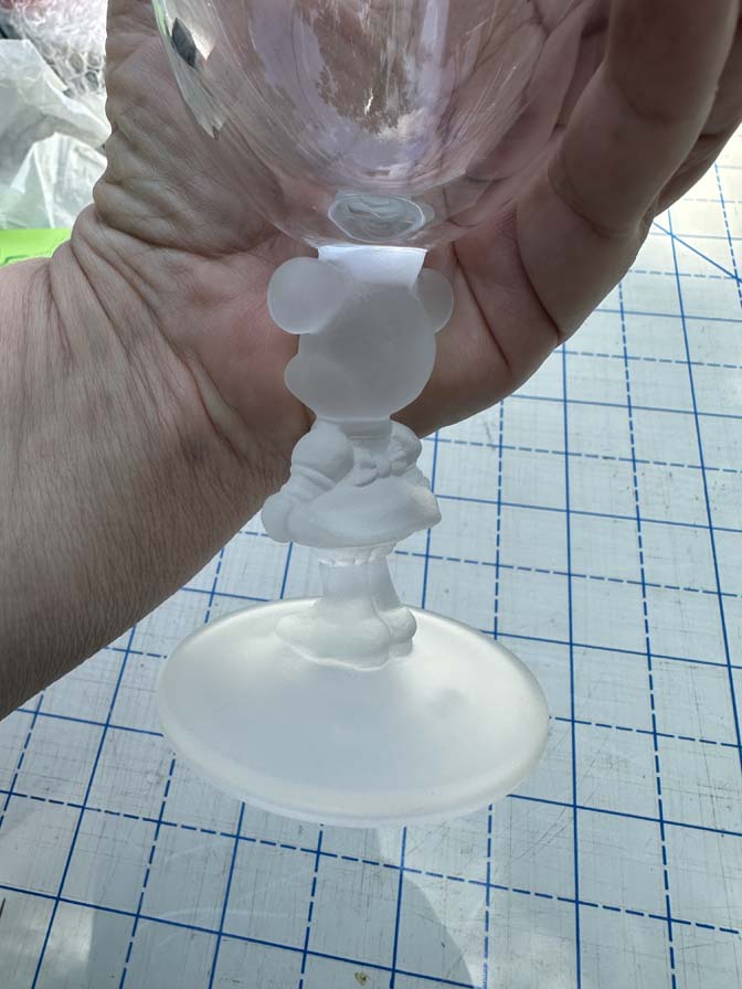 Disney collectible wine glass, specifically featuring a frosted glass stem sculpted in the likeness of Minnie Mouse - Image 4