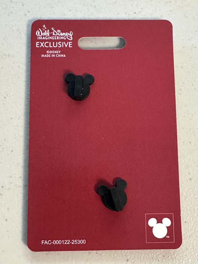 Walt Disney Imagineering (WDI) release featuring Mickey Mouse as Bob Cratchit from Mickey's Christmas Carol LE 300 pin - Image 4