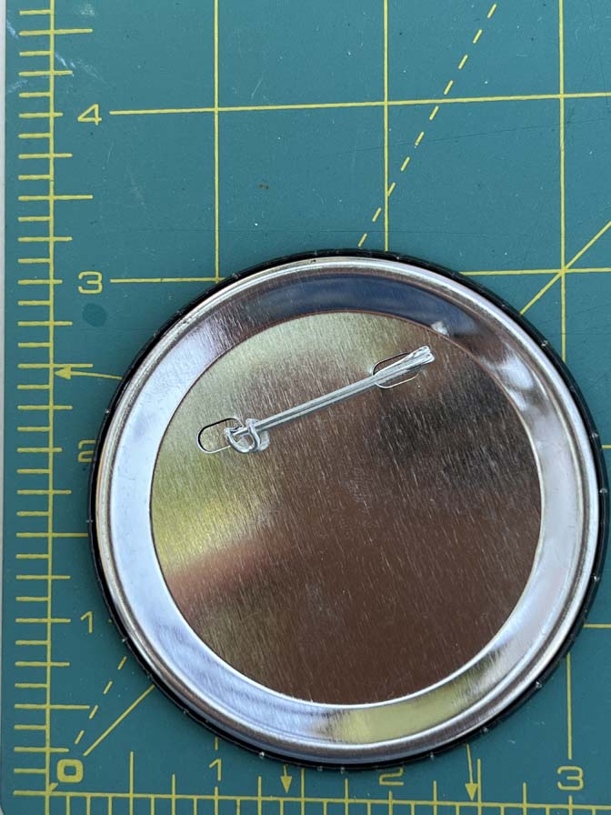 2003 Disneyland Lumiere Star Dinerz cast exclusive button - Image 2